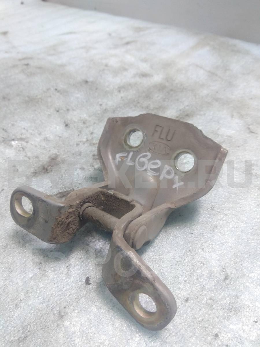 Петля двери передней левой верхняя на Киа Соренто 1 поколение