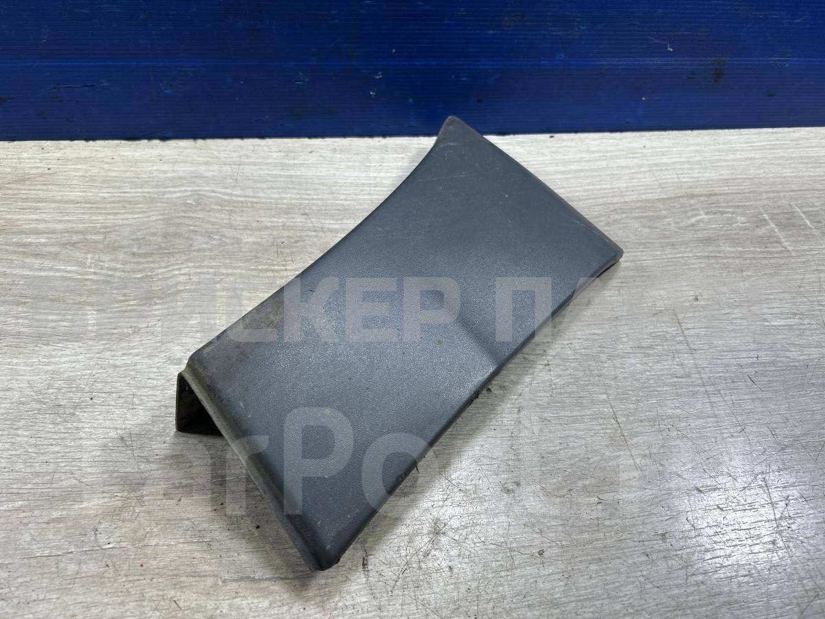 Молдинг переднего левого крыла на Мазда Трибьют 1 поколение EP YL8416C055BD