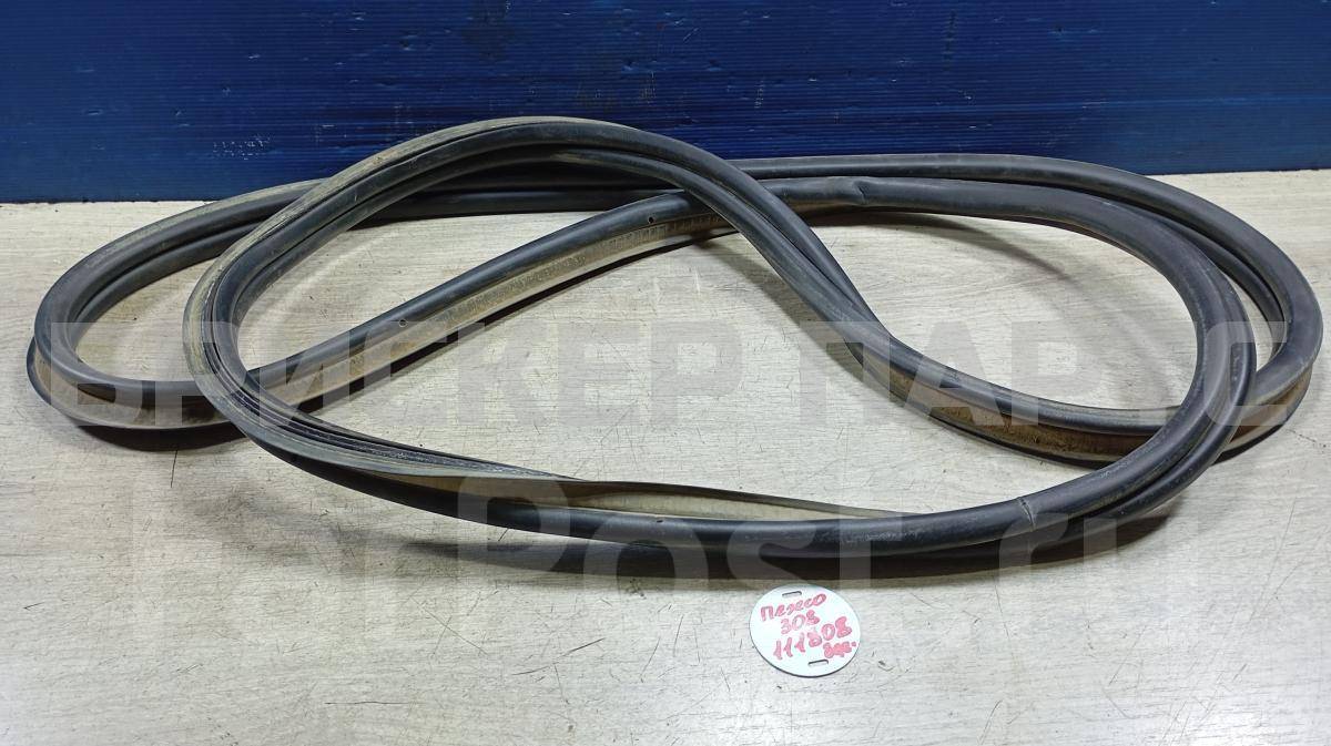 Уплотнитель багажника на Пежо 308 8707G7