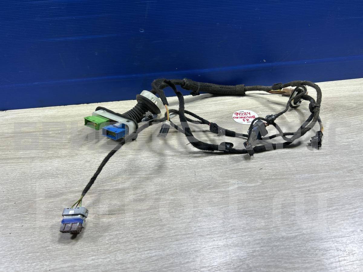 Проводка (коса) передней правой двери на Пежо 408 I 9802648680