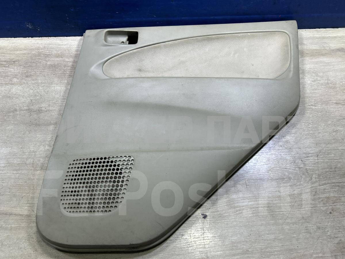 Обшивка двери (обивка) задней правой на Митсубиси Кольт VI (Z20) MR951219