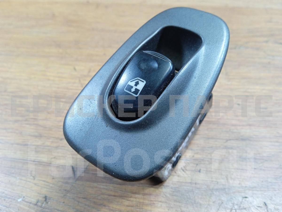 Кнопка стеклоподъемника на Хендай Акцент 2 ТагАЗ 9358025005