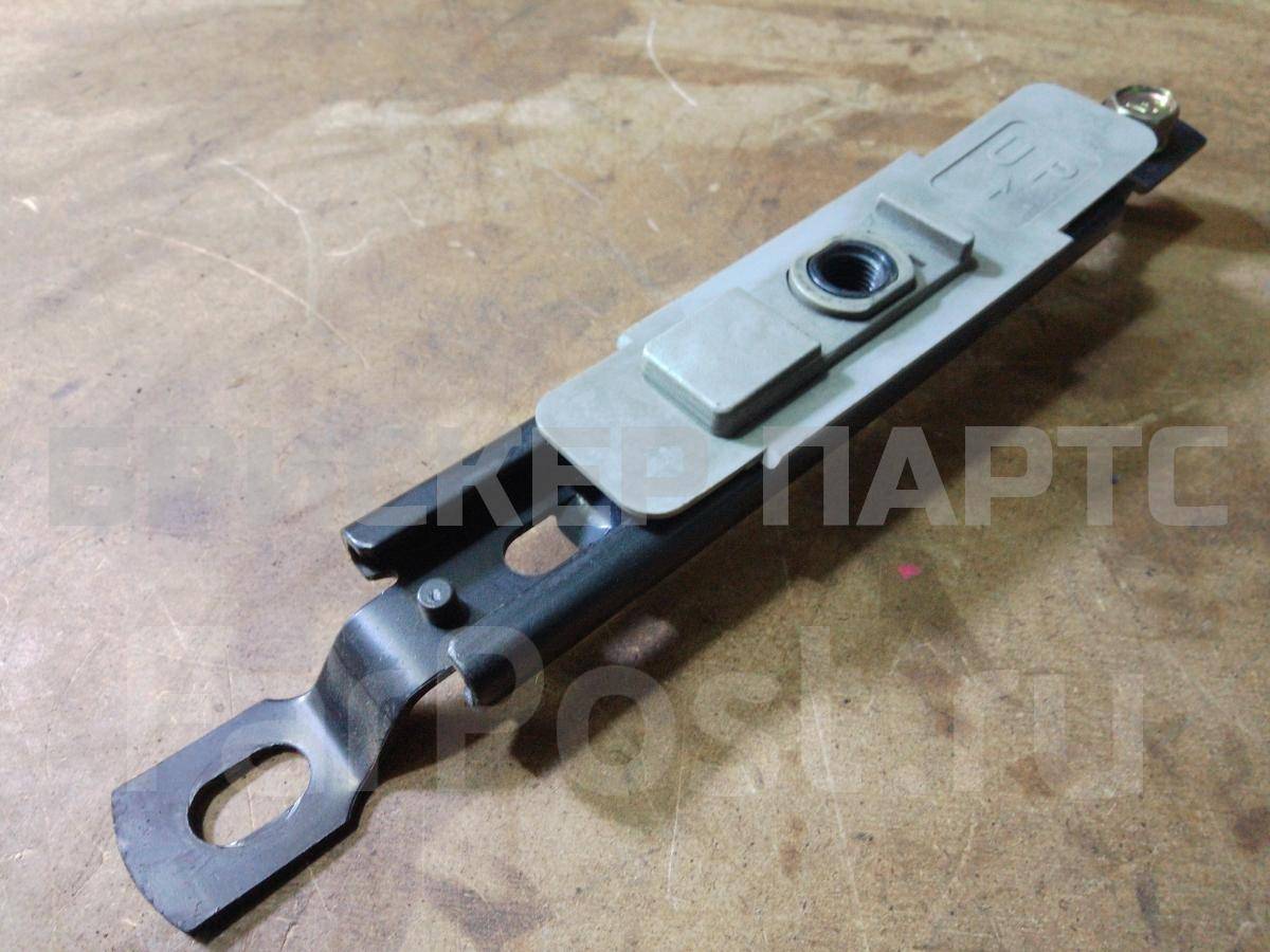 Механизм регулировки ремня безопасности на Ниссан Максима A33 878242Y000