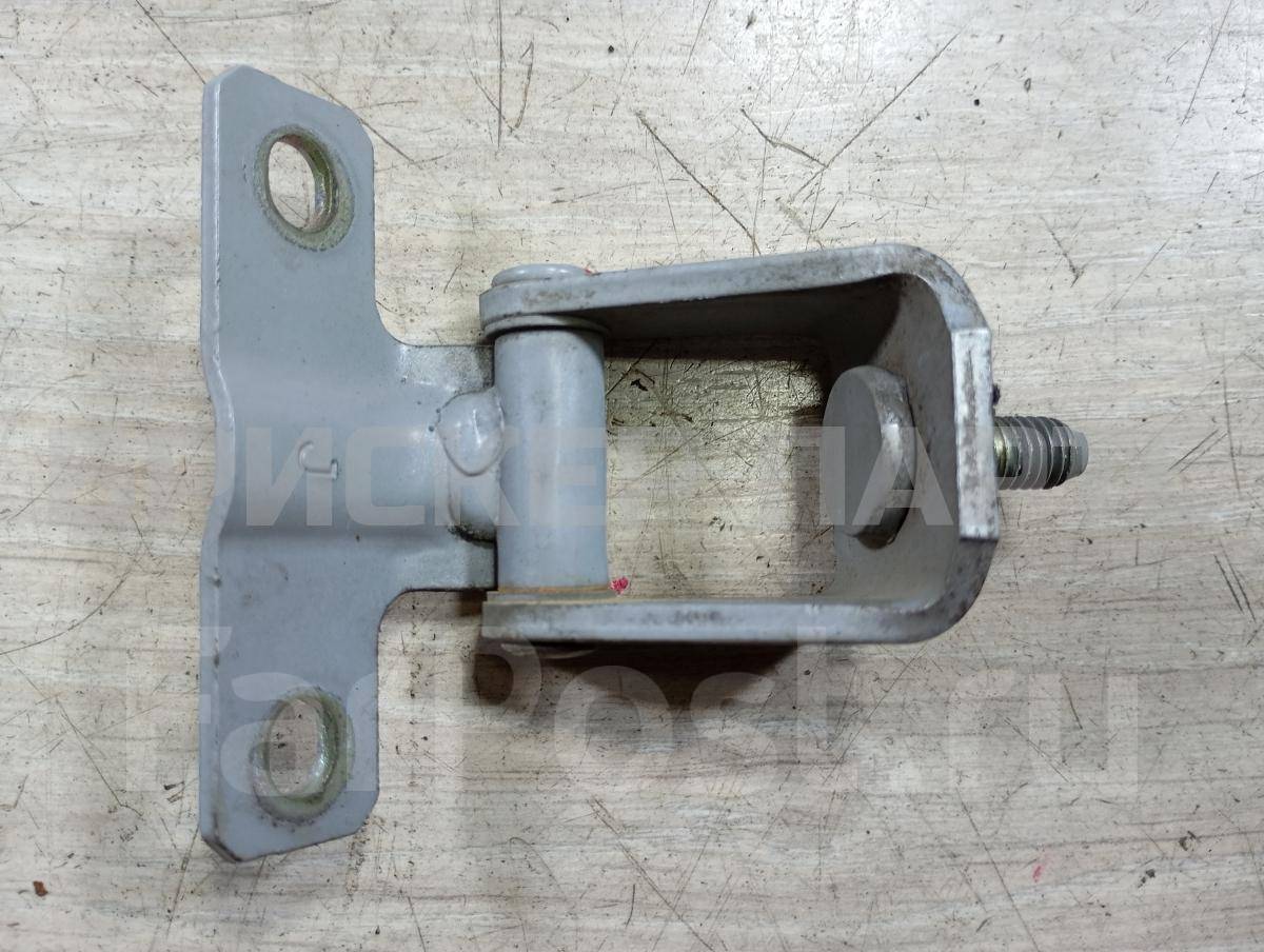 Петля багажника правая на Митсубиси Кольт VI (Z20) 5802A483