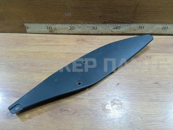 Крышка зеркала внутрення правая (уголок) на Ниссан Пасфайндер R51 80288EB000