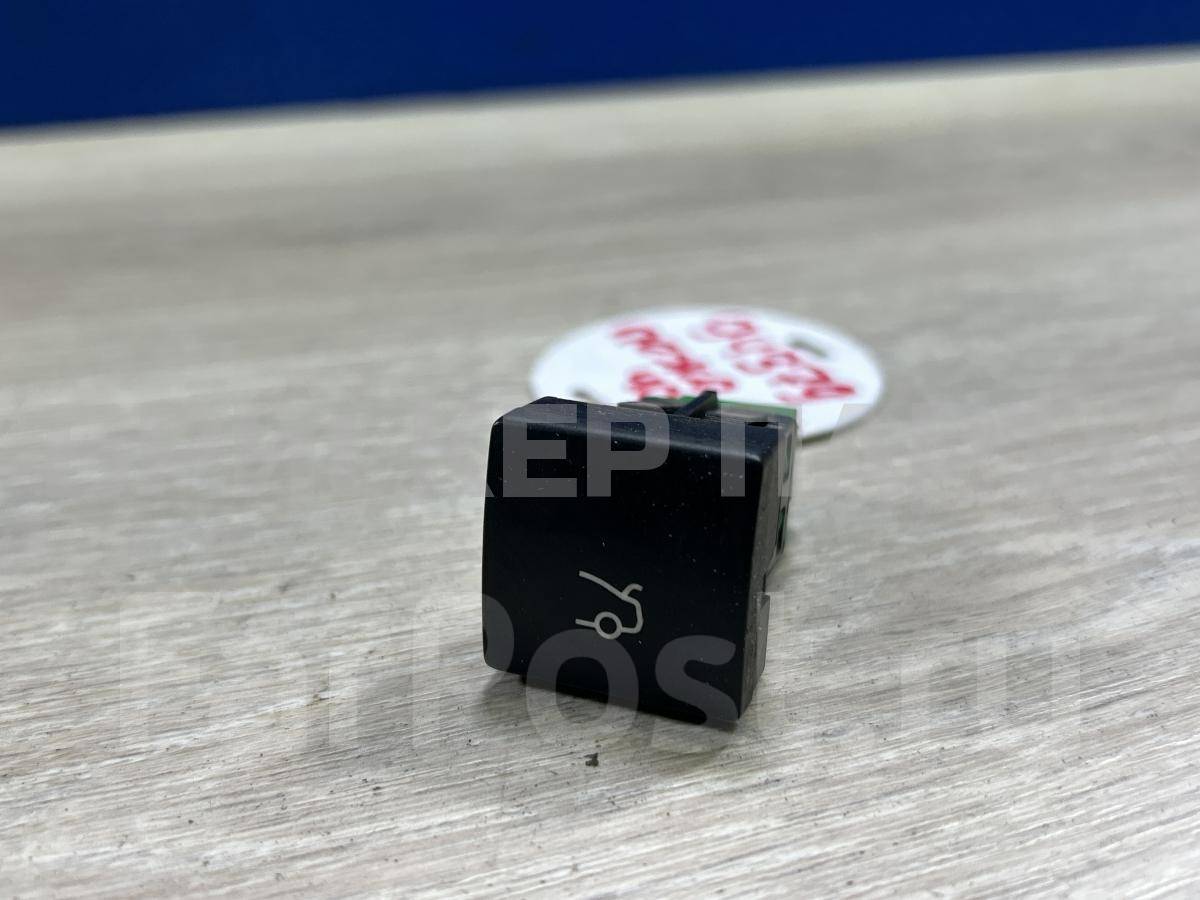 Кнопка открывания багажника на Пежо 408 I 98006208XT