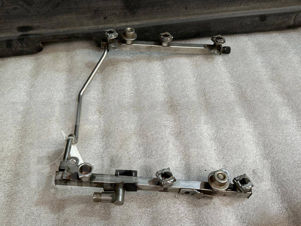 Рейка топливная (рампа) на Мерседес-Бенц Ц-класс W203