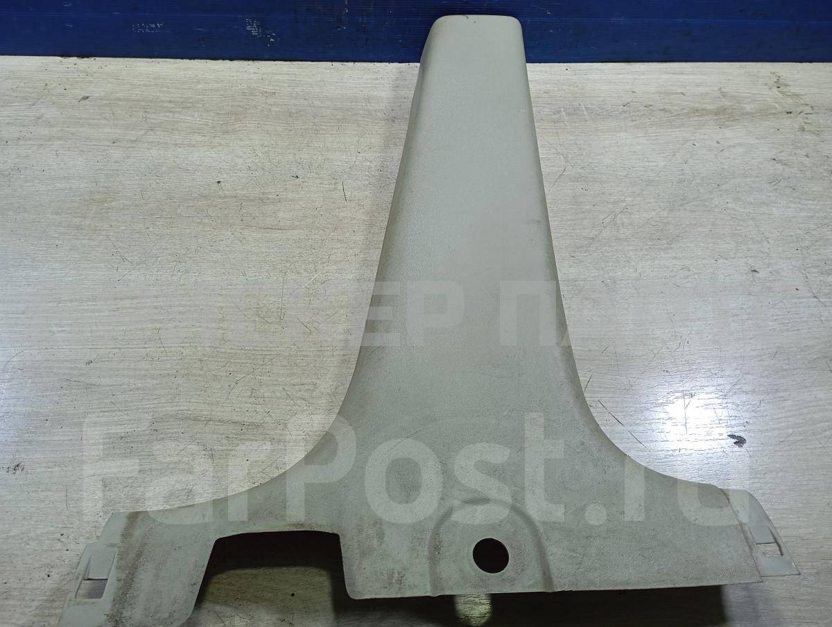 Облицовка стойки (накладка) центральной, средней правой на Митсубиси Кольт 6 поколение (Z20) MR951204