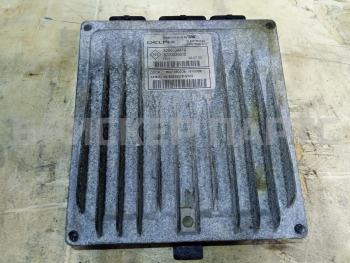 Блок управления двигателем (ЭБУ) на Рено Меган 2 поколение LM05, KM, BM 8200334419
