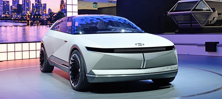 Hyundai 45 EV Concept: граненый дизайн и камеры-невидимки