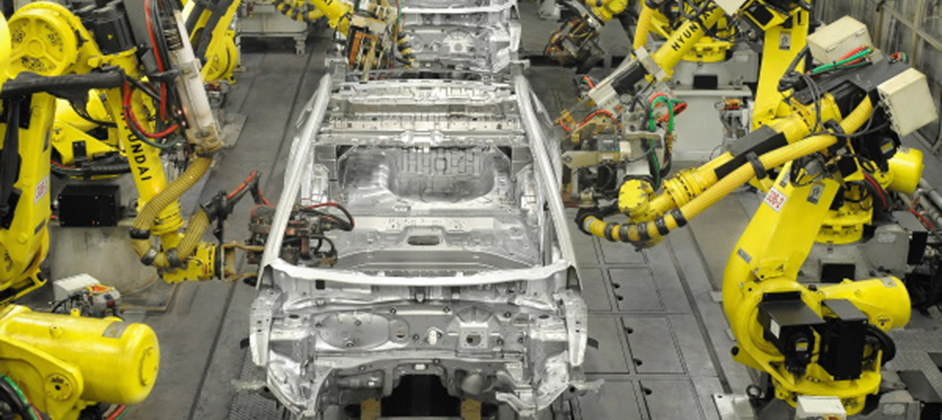 Производство автомобилей в России упало почти на 80%