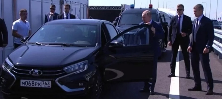 Новый автомобиль, который Путин протестировал под Тверью, ему понравился Новый автомобиль, который Путин протестировал под Тверью, ему понравился