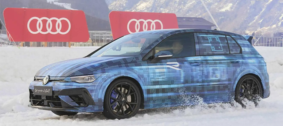 Volkswagen признал превосходство обновлённого Golf R на ледовой гонке