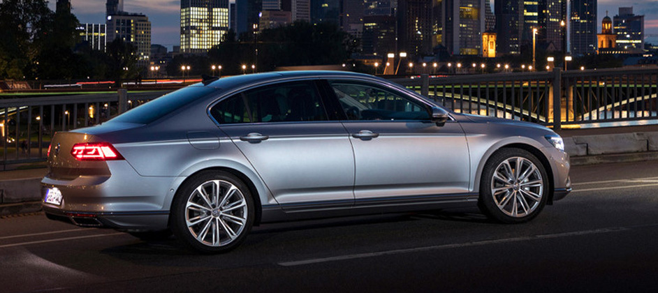 Volkswagen анонсировал российские версии обновленного седана Passat Volkswagen анонсировал российские версии обновленного седана Passat