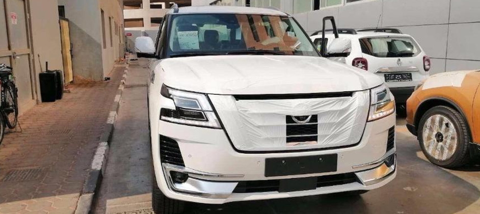 Фотошпионам удалось заглянуть в салон обновленного Nissan Patrol Фотошпионам удалось заглянуть в салон обновленного Nissan Patrol