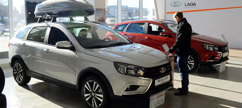 Продажи новых авто в России за первый квартал выросли на 74% Продажи новых авто в России за первый квартал выросли на 74%