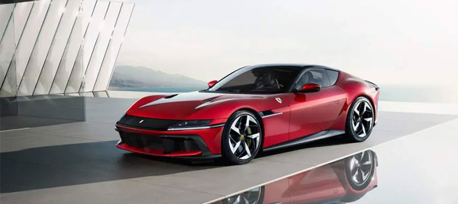 Ferrari показала новый флагманский суперкар с мотором V12 Ferrari показала новый флагманский суперкар с мотором V12
