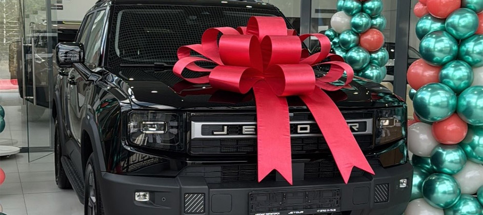 В России начались "живые" продажи Jetour T1: первый авто передан покупателю