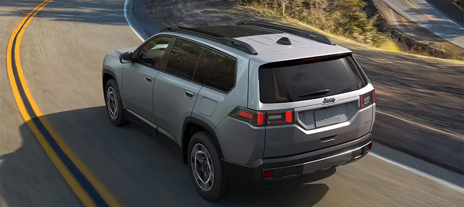 Легендарный внедорожник с брутальным дизайном и гибридной установкой: теперь его не узнать