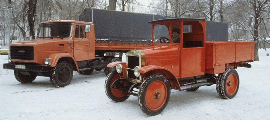 Первая автомобильная выставка в СССР 1925 – «Полуторки» и пожарный автомобиль