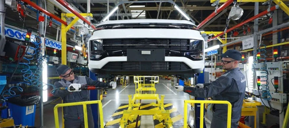 Ни «Хунцы» себе! Что делают российские автозаводы, брошенные иностранцами