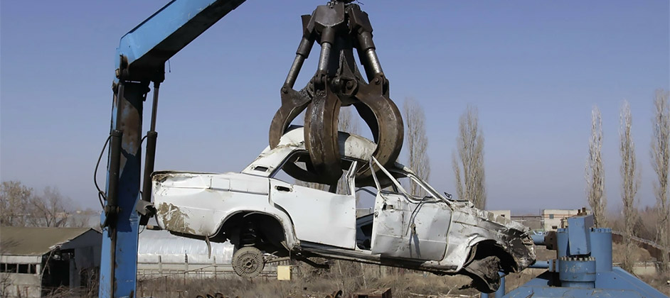 «Последний путь». Мы выяснили, как утилизируют машины в России