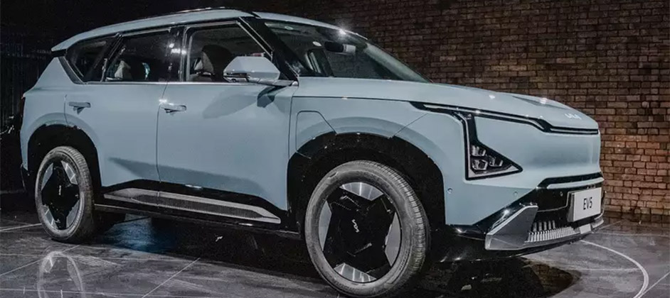 Киа показала в Европе свой новый полноприводный кроссовер EV5 Киа показала в Европе свой новый полноприводный кроссовер EV5
