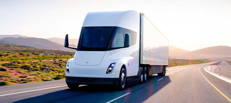 Tesla показала грузовик Semi с новым дизайном Tesla показала грузовик Semi с новым дизайном