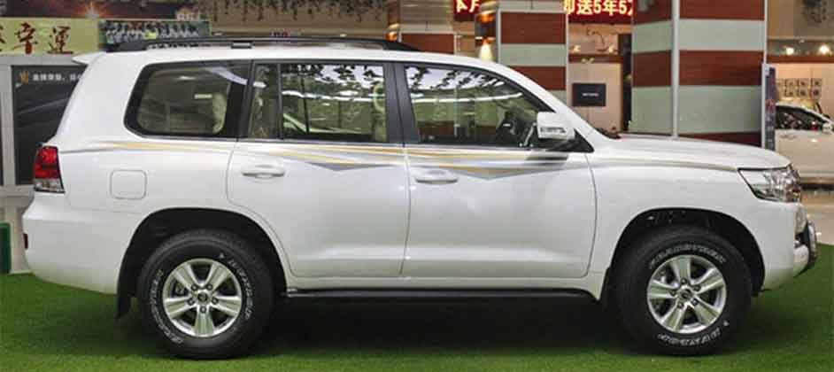 Внедорожник Toyota Land Cruiser 300 нового поколения дебютировал на видео Внедорожник Toyota Land Cruiser 300 нового поколения дебютировал на видео