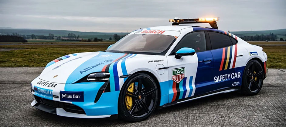 Электромобиль Porsche стал машиной безопасности для Formula E Электромобиль Porsche стал машиной безопасности для Formula E
