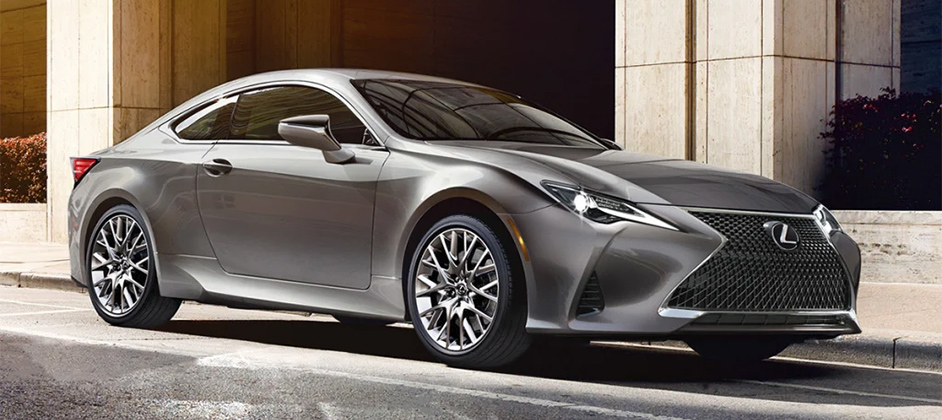 Lexus сворачивает производство сразу трех популярных моделей, но оставляет седан, который не продается