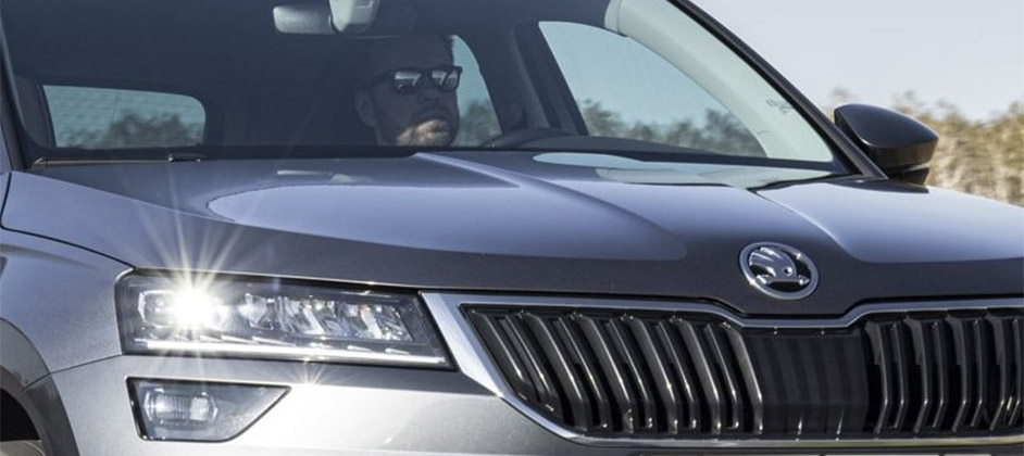 От 1,7 млн рублей: в РФ возобновили продажи новых кроссоверов Skoda Karoq