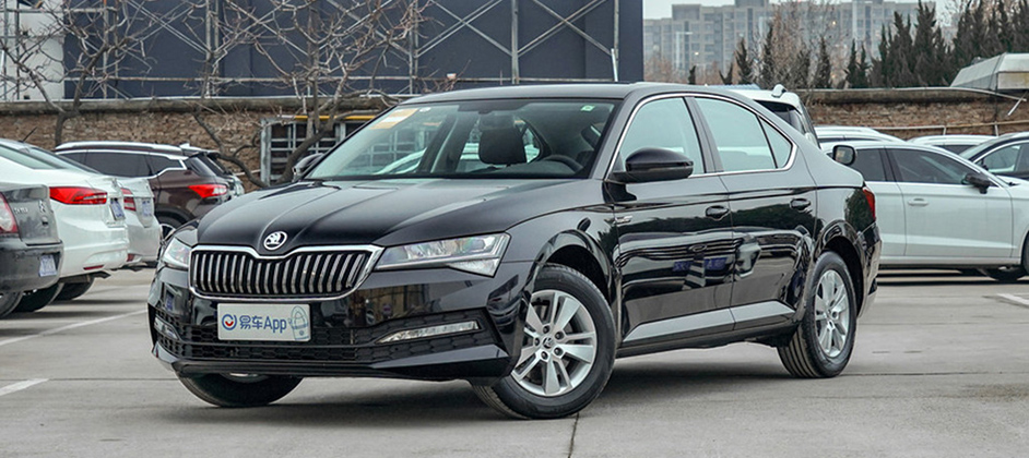 Обновленная Skoda Superb получила мощную версию в РФ