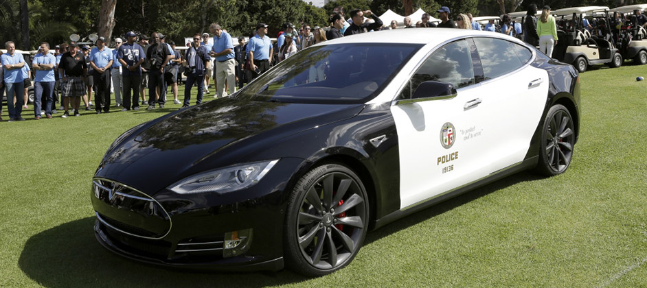 Tesla представила электрокар полиции на базе Model 3