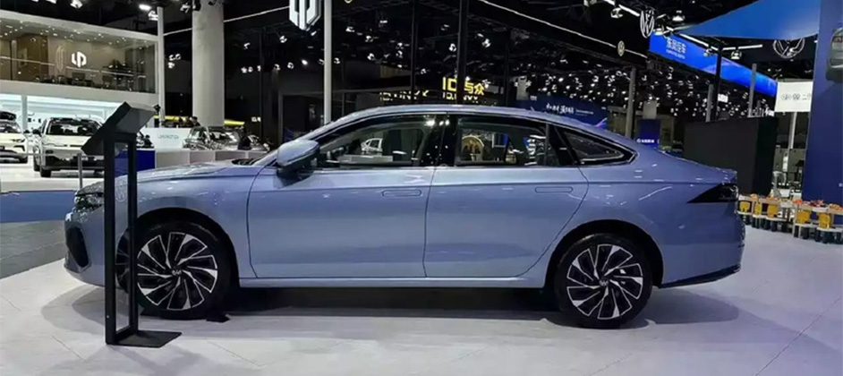 От 1,35 млн рублей: начались продажи обновленных седанов Volkswagen Sagitar L