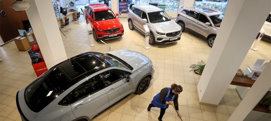 "Автостат": россияне продолжают скупать новые авто 2024 года выпуска