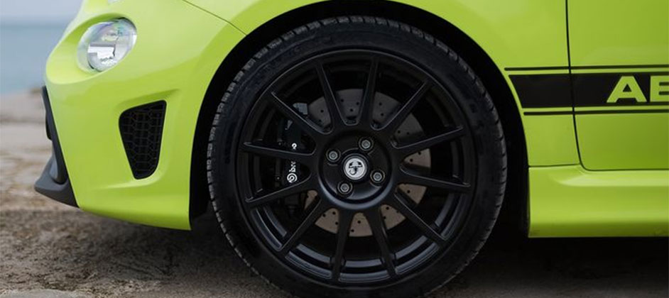 Представлен первый полностью электрический Abarth на базе модели FIAT 500e Представлен первый полностью электрический Abarth на базе модели FIAT 500e