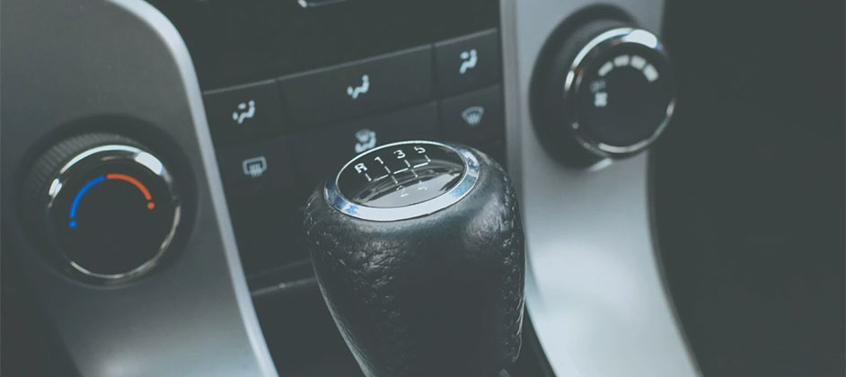 Вырос спрос на автомобили с механической трансмиссией: известны причины популярности такой КПП Вырос спрос на автомобили с механической трансмиссией: известны причины популярности такой КПП