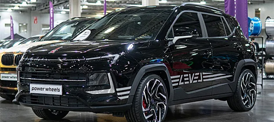 Представлен сделанный по спецзаказу 800-сильный «Москвич 3» Представлен сделанный по спецзаказу 800-сильный «Москвич 3»