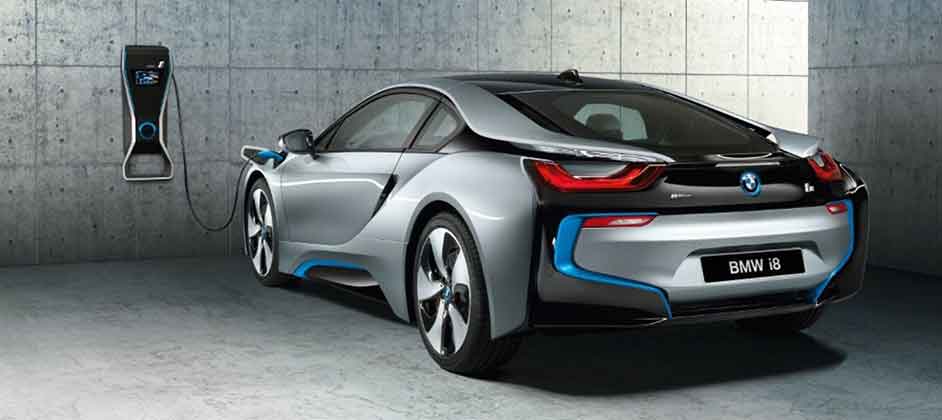 Компания BMW продала в 2020 году рекордные 190 тысяч электромобилей