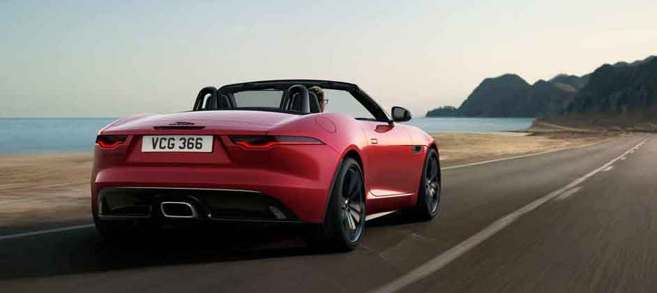 Компания Jaguar представила купе и кабриолет F-TYPE R-Dynamic Black 2022 года