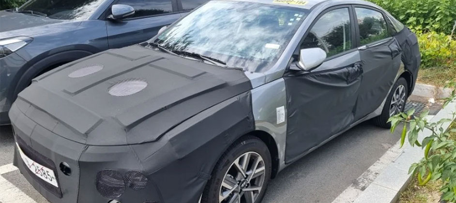 Появились свежие фотографии нового Hyundai Solaris Появились свежие фотографии нового Hyundai Solaris