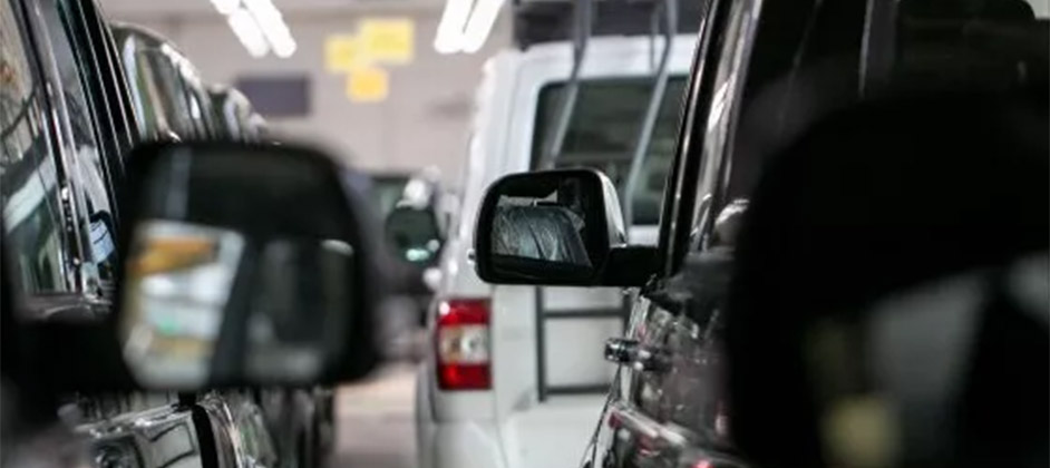 УАЗ запустит продажи напрямую с завода и введет плату за доставку внедорожников УАЗ запустит продажи напрямую с завода и введет плату за доставку внедорожников