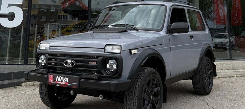Lada Niva Sport начали красить в "Тайфун": внедорожник сняли на фото