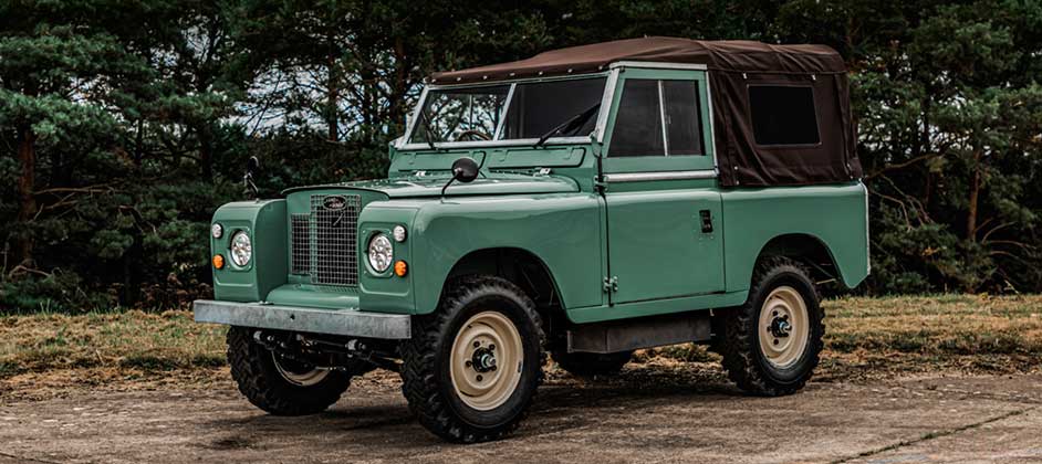 Классический внедорожник Land Rover 60-летней давности превратили в электромобиль Классический внедорожник Land Rover 60-летней давности превратили в электромобиль