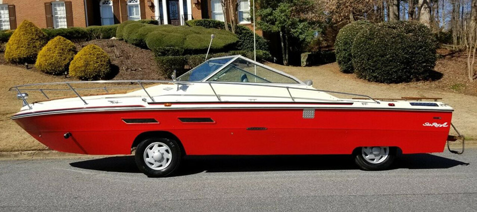 На eBay продают необычный автомобиль в виде катера